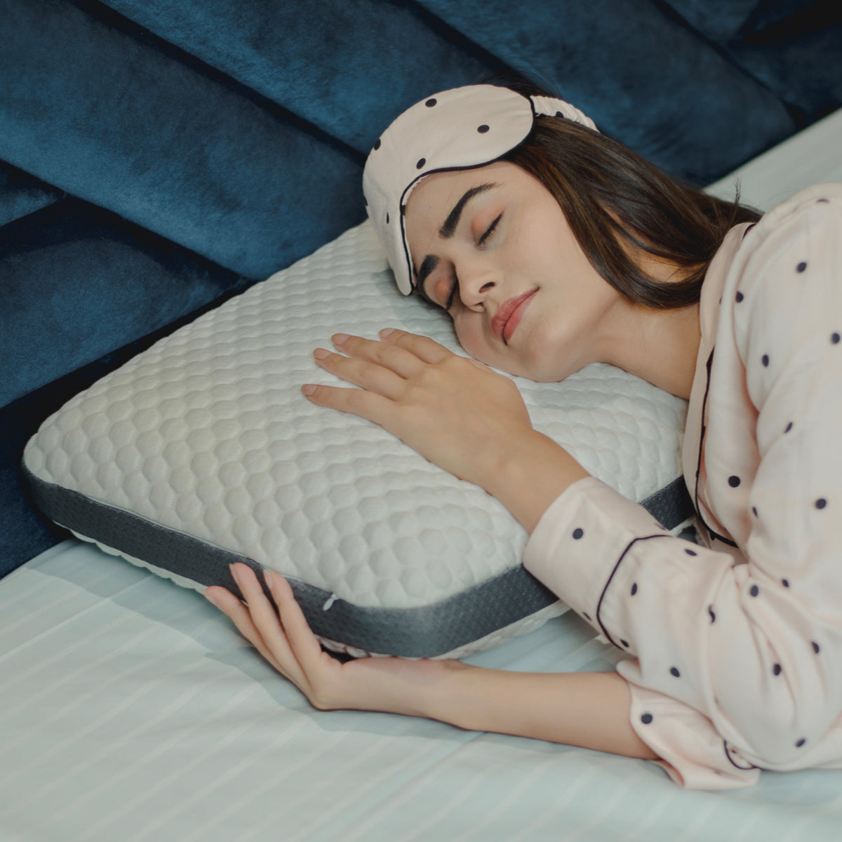 Classic Pillow – Great for Kids, Adults & Seniors Alike! Size 75 X 55 CM