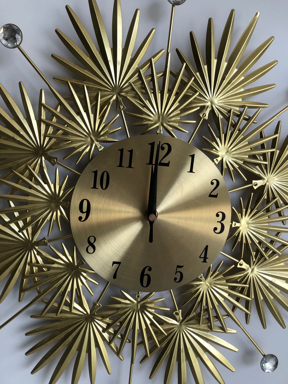 Luxurious Golden Leafy Design Wall Clock