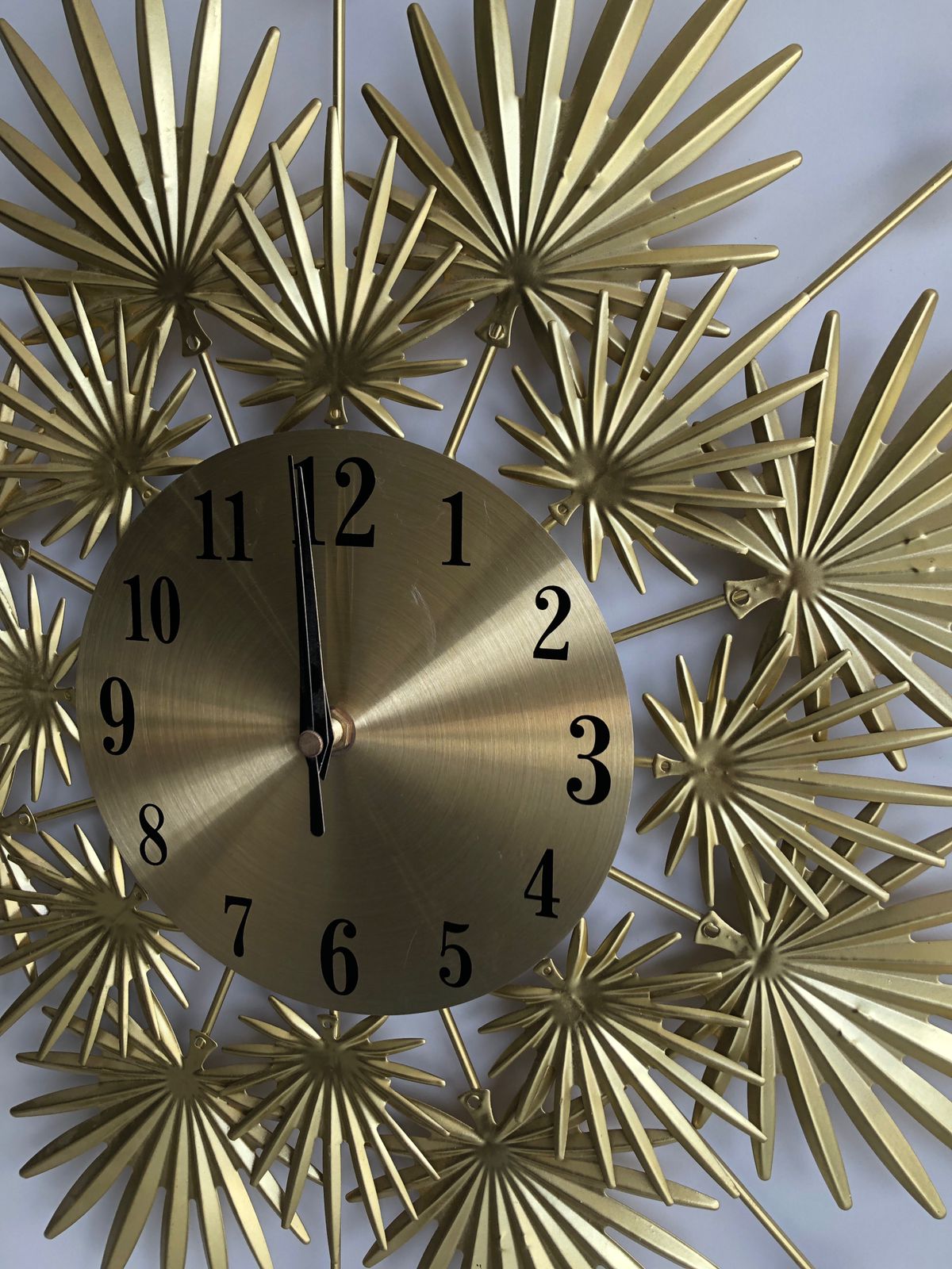 Luxurious Golden Leafy Design Wall Clock