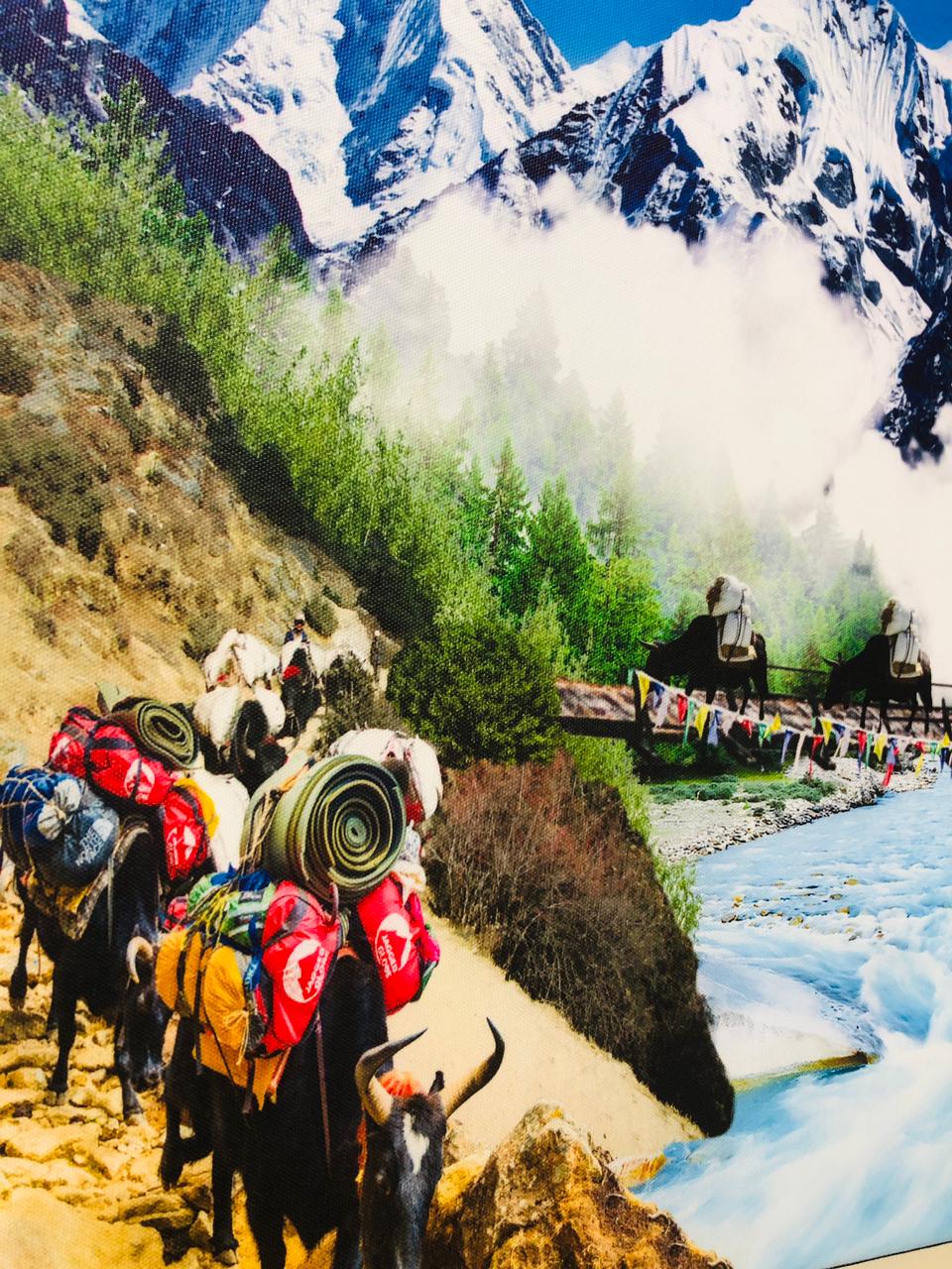 🏔🌄 canvas shows a beautiful Himalayan scenec 🏔🌄