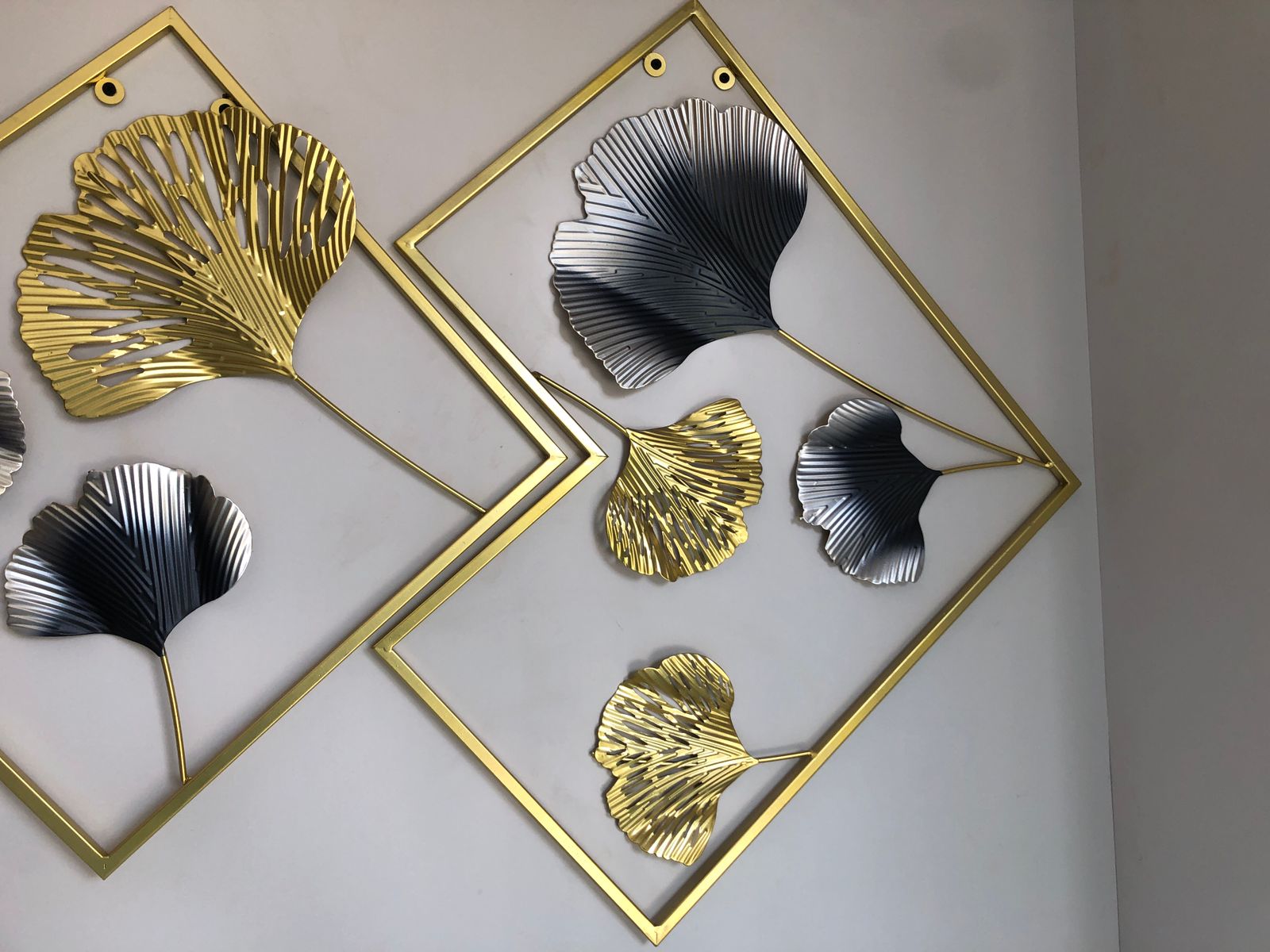 Nature Inspired Gingko Metallic Leaves Wall Decor